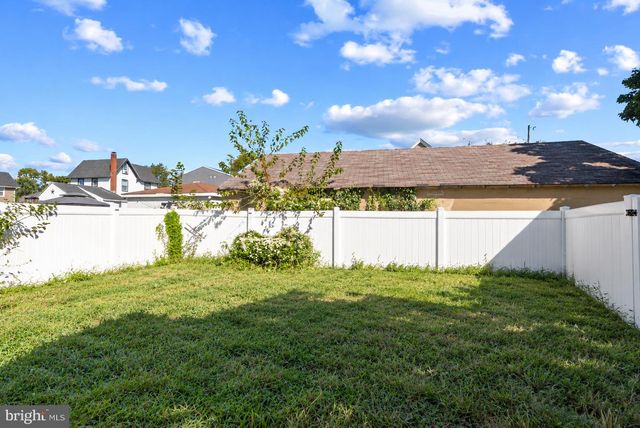 1 QUEEN ST, Paulsboro, NJ 08066