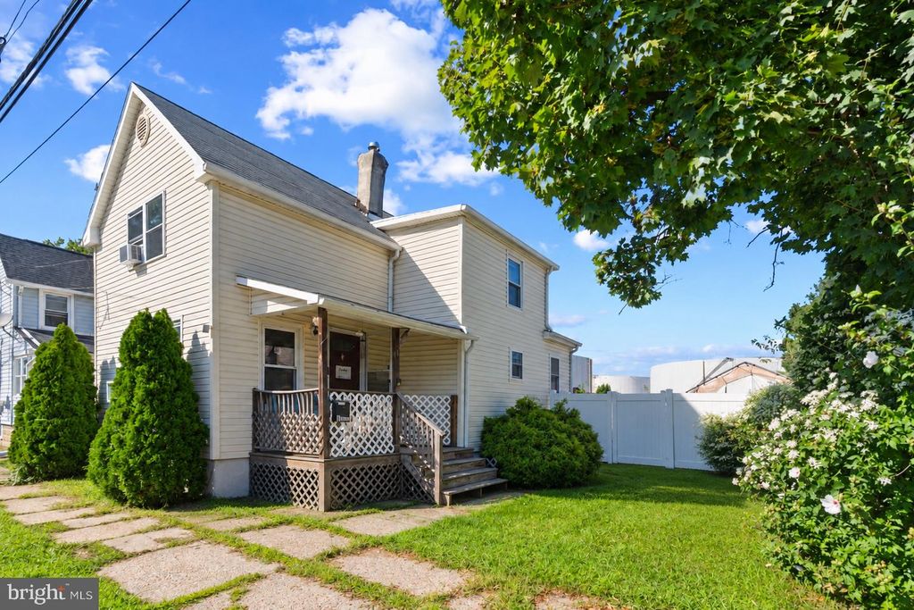 1 QUEEN ST, Paulsboro, NJ 08066