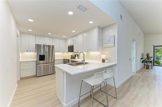 6688 SCHOONER BAY CIRCLE 6688, Sarasota, FL 34231