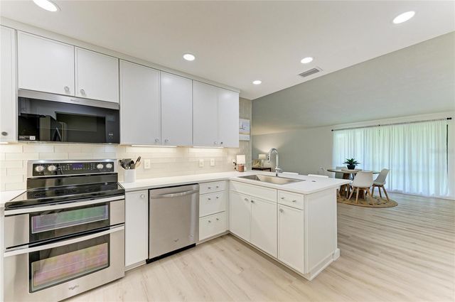 6688 SCHOONER BAY CIRCLE 6688, Sarasota, FL 34231