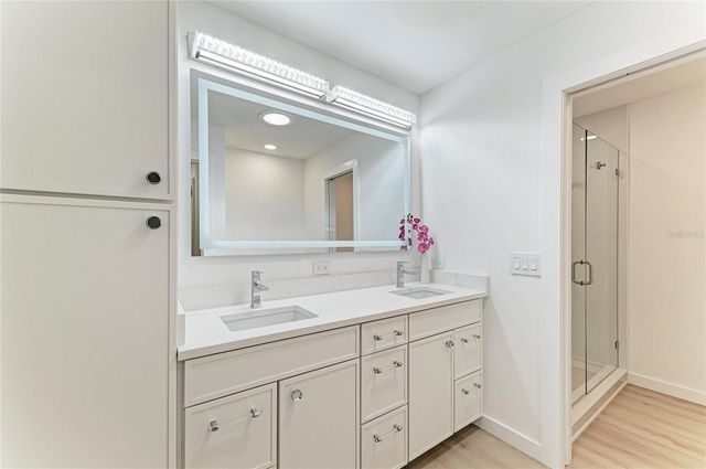 6688 SCHOONER BAY CIRCLE 6688, Sarasota, FL 34231