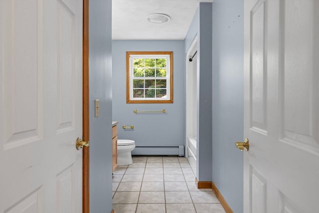 1524 Round Top Rd, Burrillville, RI 02830