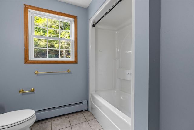 1524 Round Top Rd, Burrillville, RI 02830