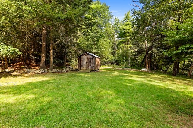 1524 Round Top Rd, Burrillville, RI 02830