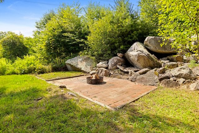 1524 Round Top Rd, Burrillville, RI 02830