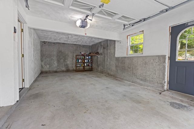 1524 Round Top Rd, Burrillville, RI 02830