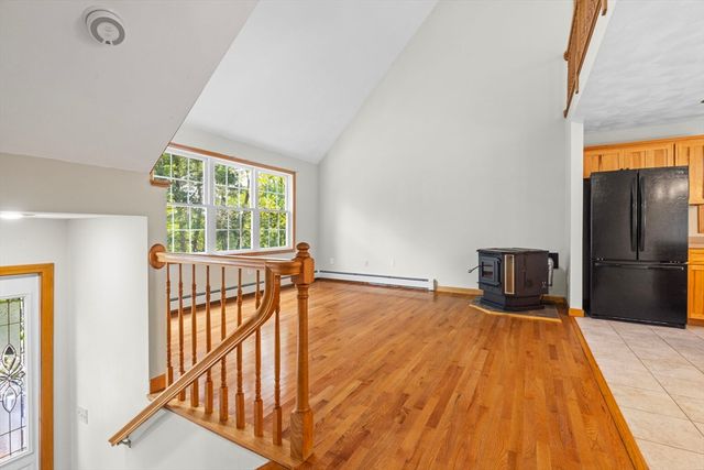 1524 Round Top Rd, Burrillville, RI 02830