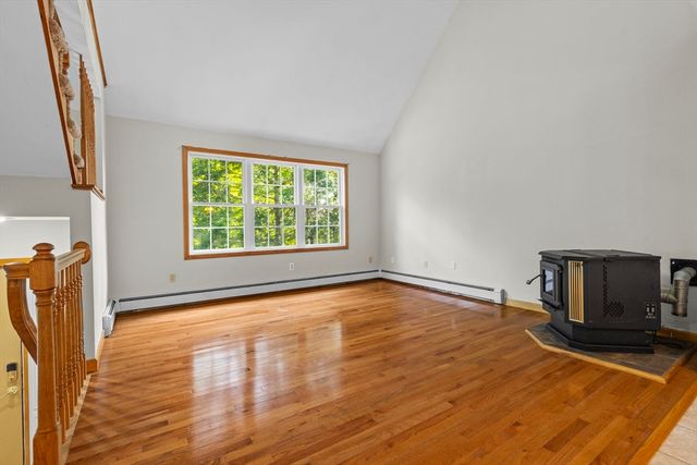 1524 Round Top Rd, Burrillville, RI 02830