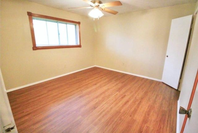 801 E Stadium Court, Friendswood, TX 77546