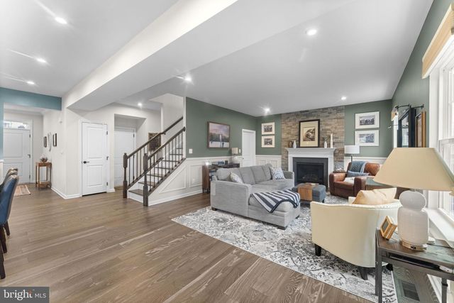 4545 COTSWOLD MANOR LOOP, Woodbridge, VA 22192