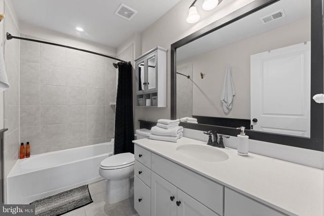 4545 COTSWOLD MANOR LOOP, Woodbridge, VA 22192