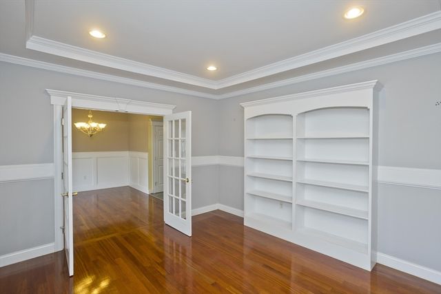 15 Avalon Place, Agawam, MA 01030