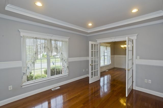 15 Avalon Place, Agawam, MA 01030