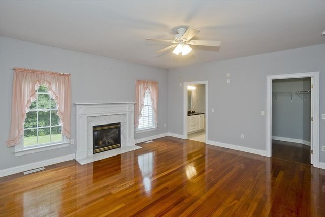 15 Avalon Place, Agawam, MA 01030
