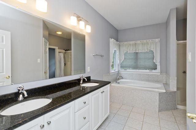 15 Avalon Place, Agawam, MA 01030