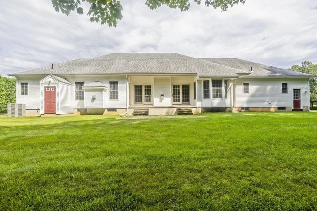 15 Avalon Place, Agawam, MA 01030
