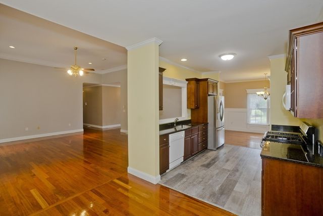 15 Avalon Place, Agawam, MA 01030