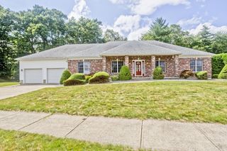 15 Avalon Place, Agawam, MA 01030