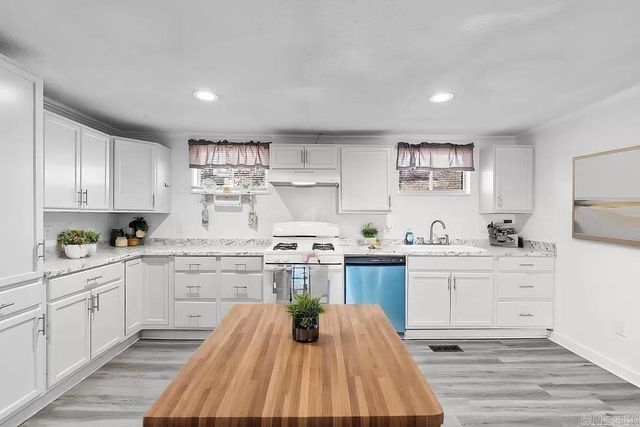 909 W 54Th St Street, North Little Rock, AR 72118