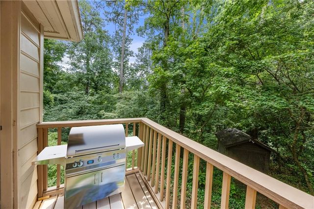 19 Saratoga NE Place, Atlanta, GA 30324