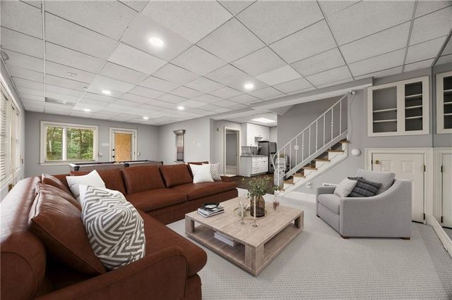 19 Saratoga NE Place, Atlanta, GA 30324