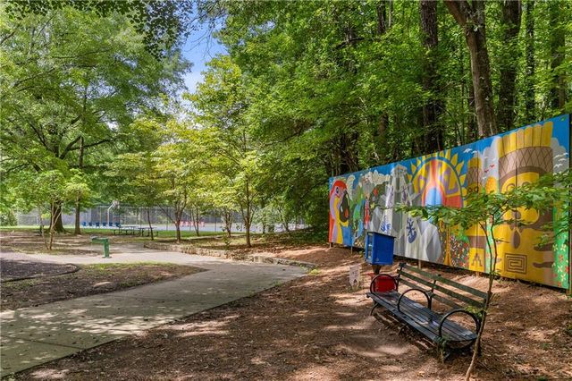 19 Saratoga NE Place, Atlanta, GA 30324