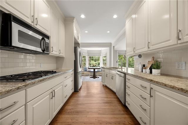 19 Saratoga NE Place, Atlanta, GA 30324