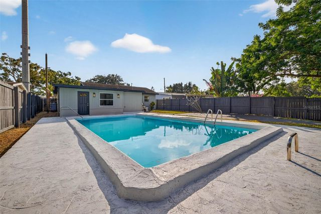 3929 13TH AVENUE N, St Petersburg, FL 33713