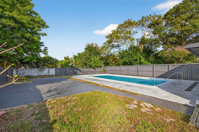 3929 13TH AVENUE N, St Petersburg, FL 33713