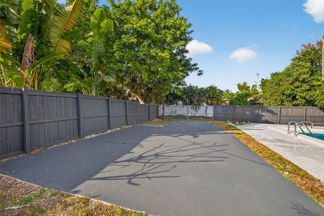 3929 13TH AVENUE N, St Petersburg, FL 33713