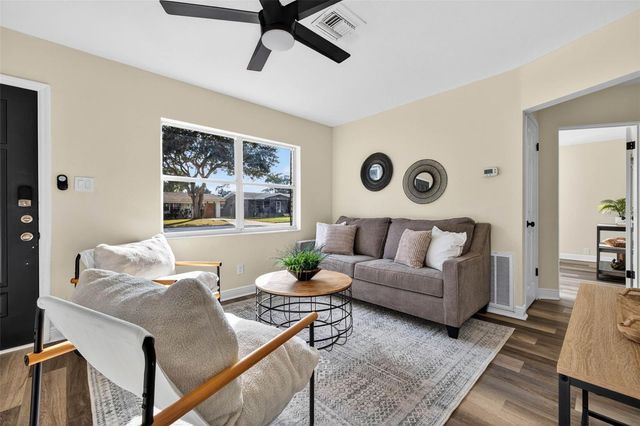 3929 13TH AVENUE N, St Petersburg, FL 33713