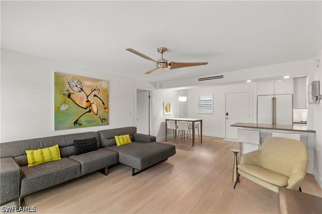 568 12th AVE S 568, Naples, FL 34102