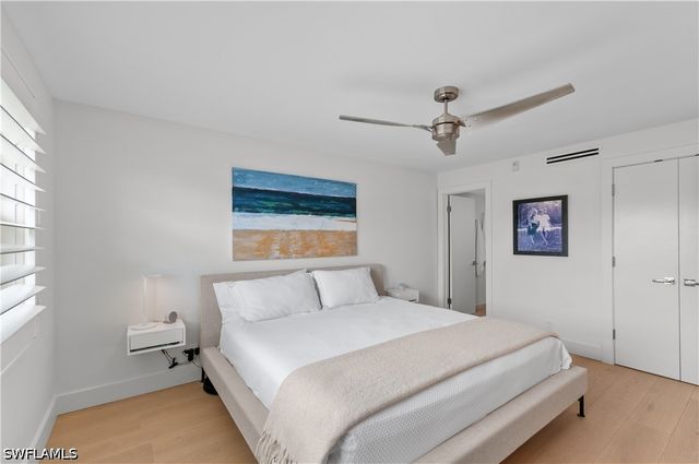 568 12th AVE S 568, Naples, FL 34102