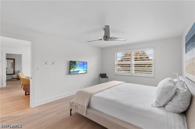 568 12th AVE S 568, Naples, FL 34102