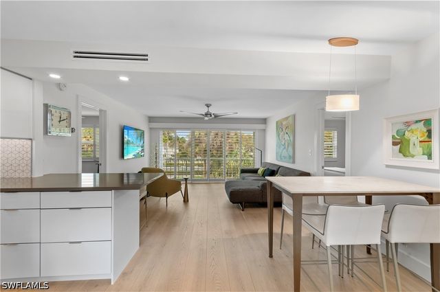 568 12th AVE S 568, Naples, FL 34102