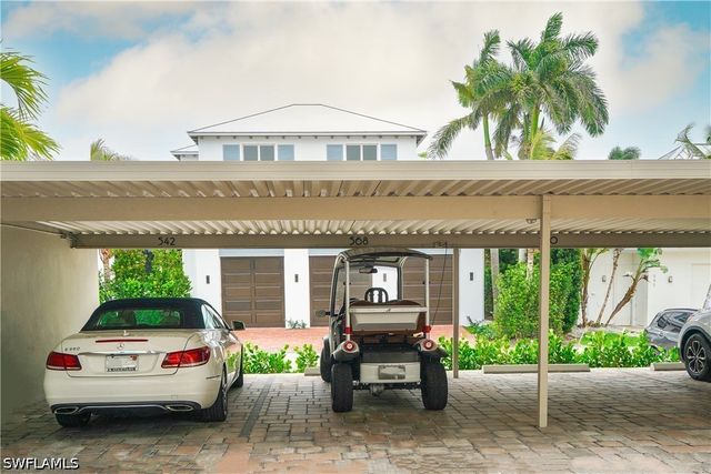 568 12th AVE S 568, Naples, FL 34102