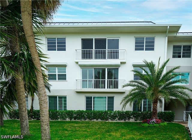 568 12th AVE S 568, Naples, FL 34102