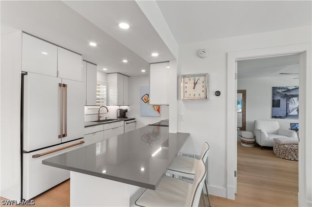 568 12th AVE S 568, Naples, FL 34102