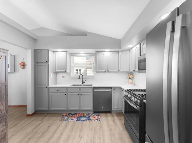 5018 Coventry Court, Davenport, IA 52807