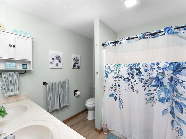 5018 Coventry Court, Davenport, IA 52807