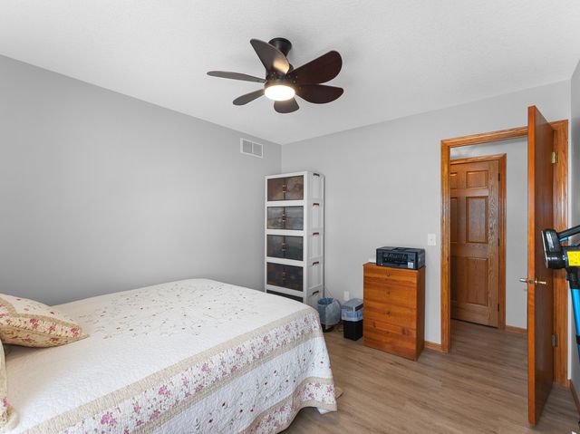 5018 Coventry Court, Davenport, IA 52807