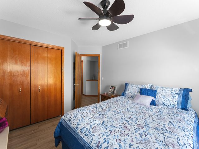 5018 Coventry Court, Davenport, IA 52807