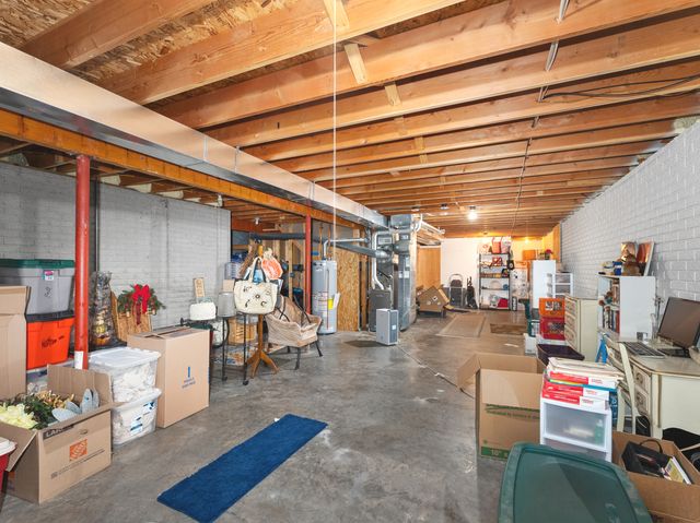 5018 Coventry Court, Davenport, IA 52807