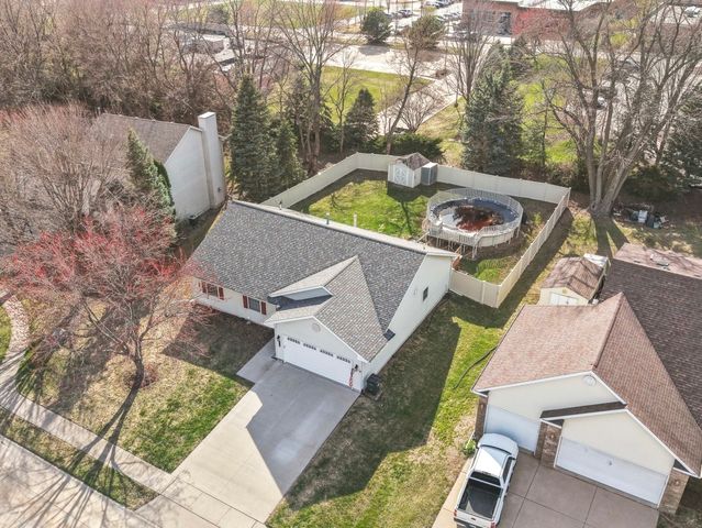 5018 Coventry Court, Davenport, IA 52807