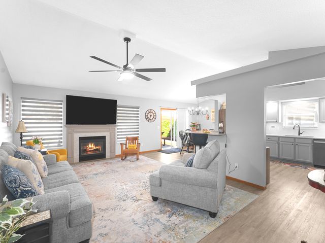 5018 Coventry Court, Davenport, IA 52807