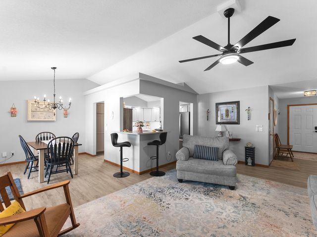 5018 Coventry Court, Davenport, IA 52807