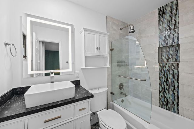 2700 NE 56TH Court 4B, Fort Lauderdale, FL 33308
