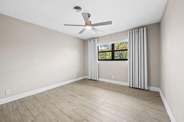 2700 NE 56TH Court 4B, Fort Lauderdale, FL 33308