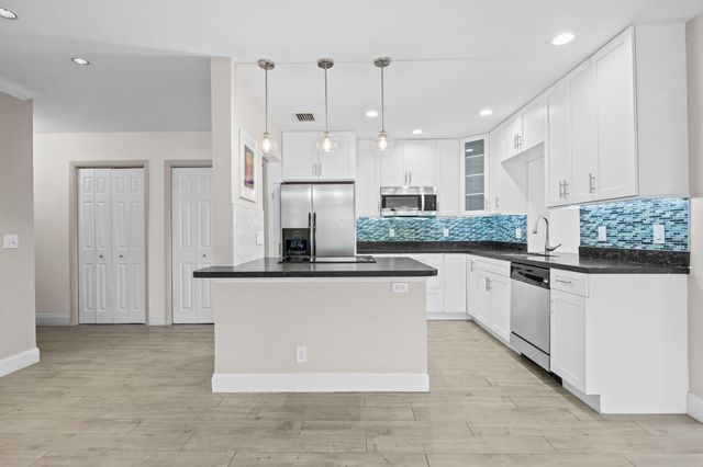 2700 NE 56TH Court 4B, Fort Lauderdale, FL 33308