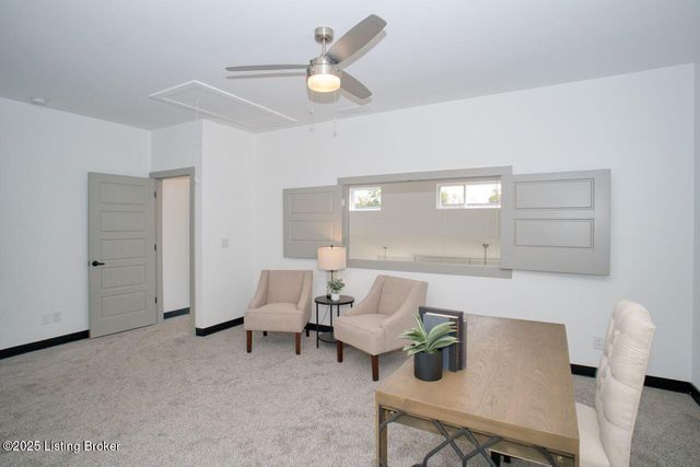 607 Burnett Farm Ln, Louisville, KY 40243